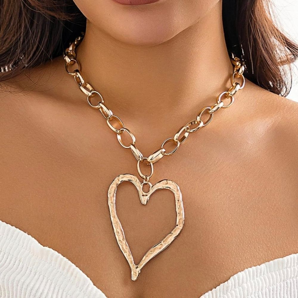 Stunning Heart Pendant Necklace with Paper Clip Style Chain